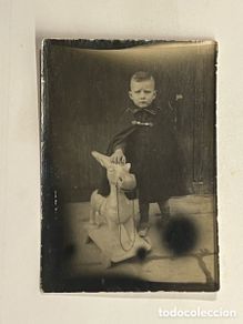 Fotografia antiga: MINUTEROS de Postguerra. Niños y juguetes (h.1945?) Medídas: 9 x 7 cm.,